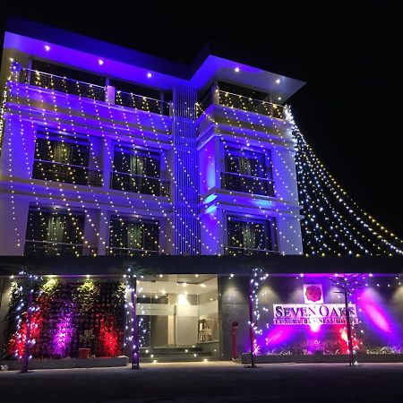 Hotel Seven Oaks Navi Mumbai Kültér fotó
