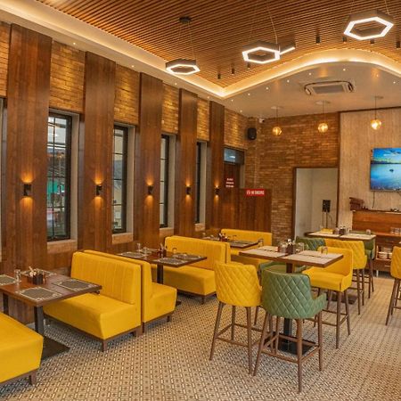 Hotel Seven Oaks Navi Mumbai Kültér fotó