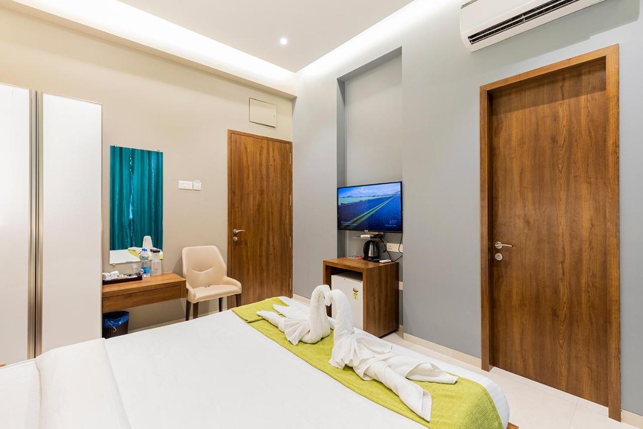 Hotel Seven Oaks Navi Mumbai Kültér fotó
