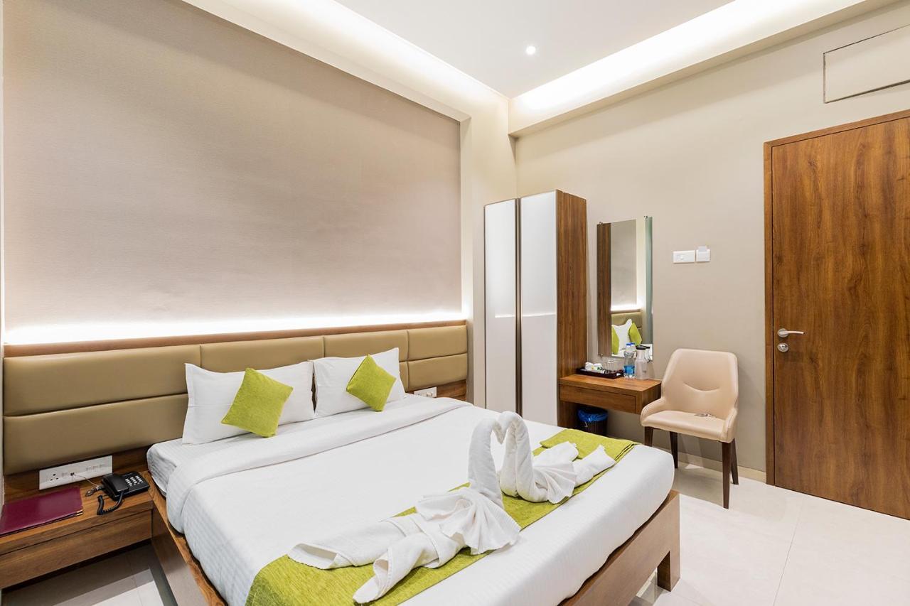 Hotel Seven Oaks Navi Mumbai Kültér fotó