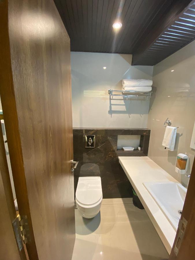 Hotel Seven Oaks Navi Mumbai Kültér fotó