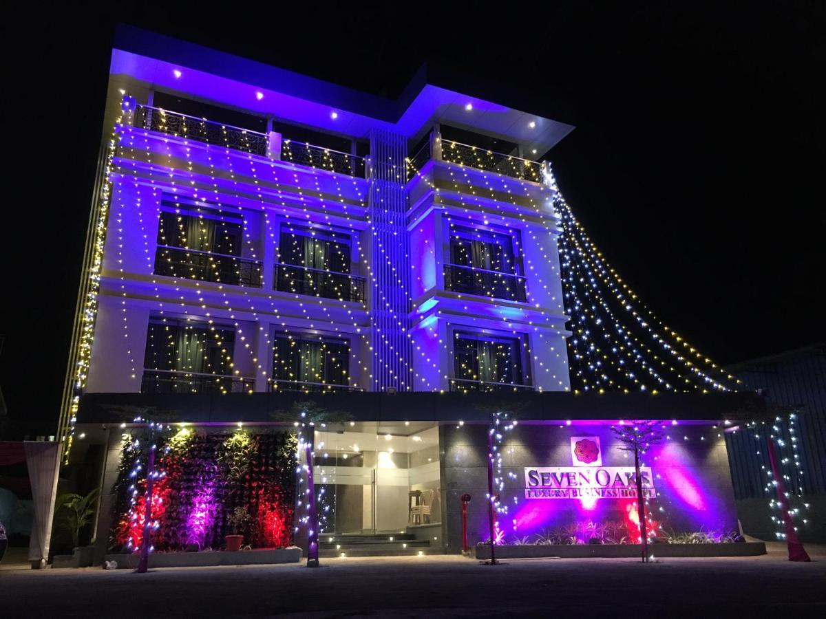 Hotel Seven Oaks Navi Mumbai Kültér fotó