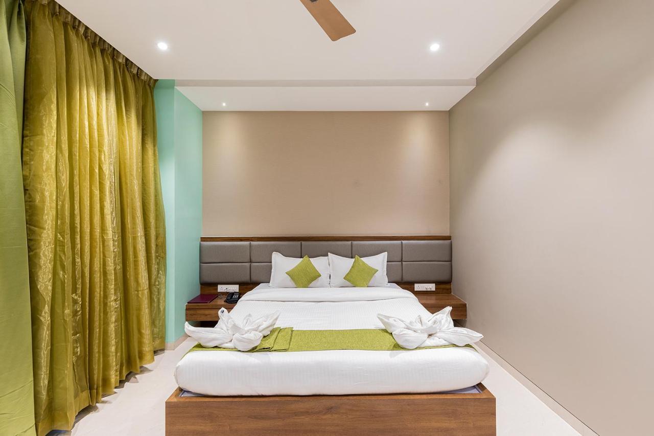Hotel Seven Oaks Navi Mumbai Kültér fotó