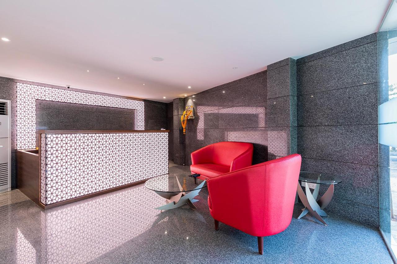 Hotel Seven Oaks Navi Mumbai Kültér fotó