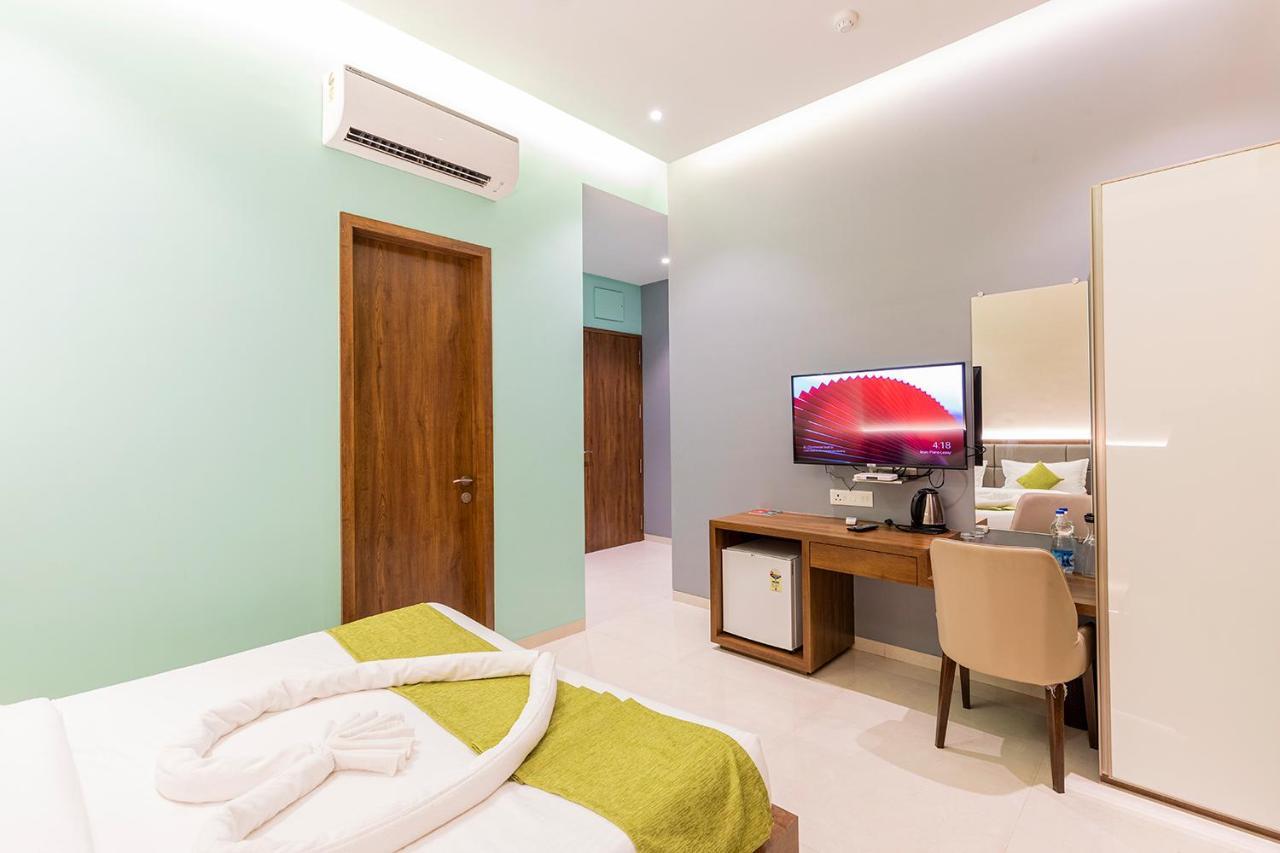 Hotel Seven Oaks Navi Mumbai Kültér fotó